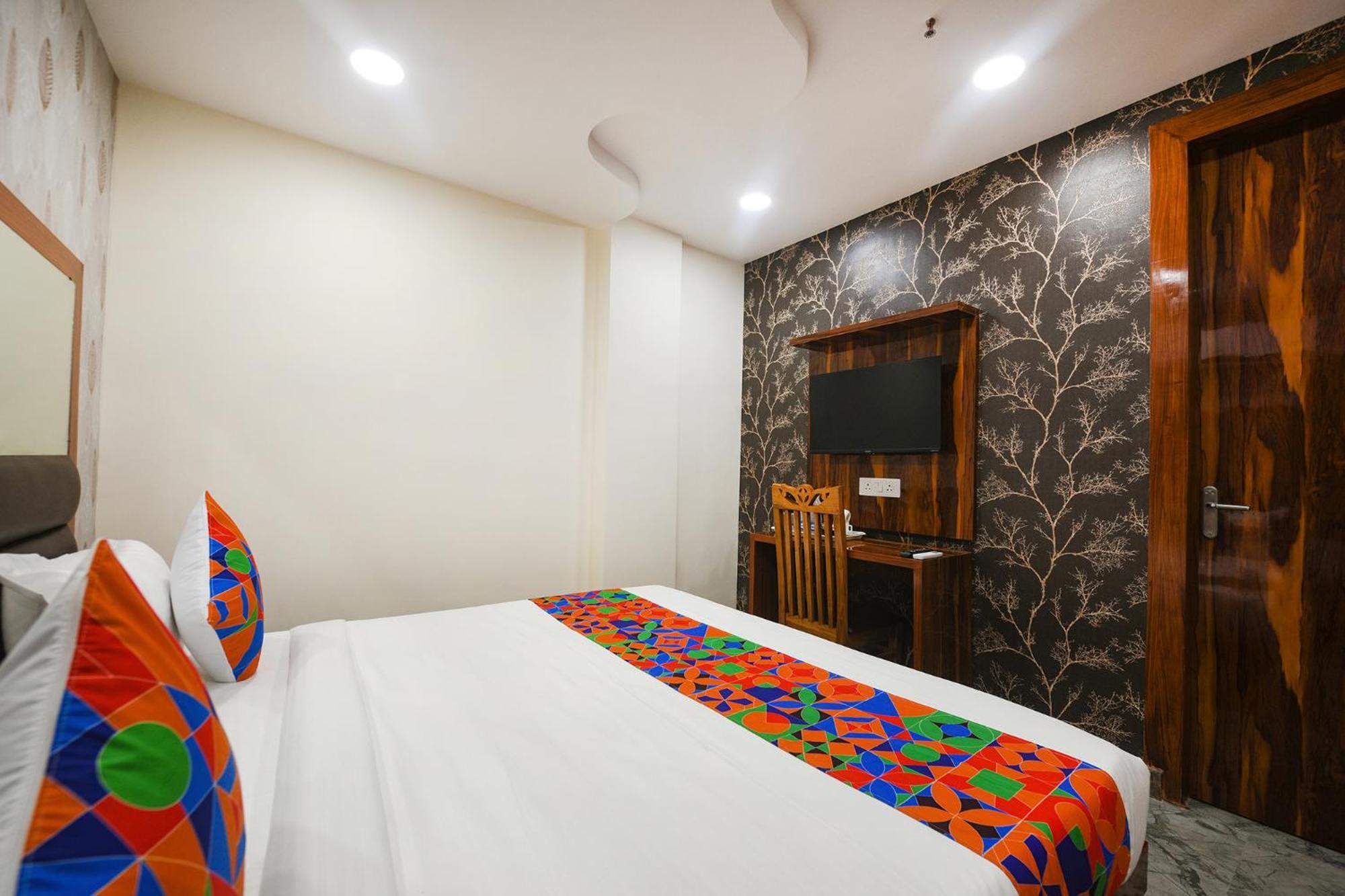 Fabhotel Mona Continental - Nr Laxmi Nagar It Hub Nové Dillí Exteriér fotografie