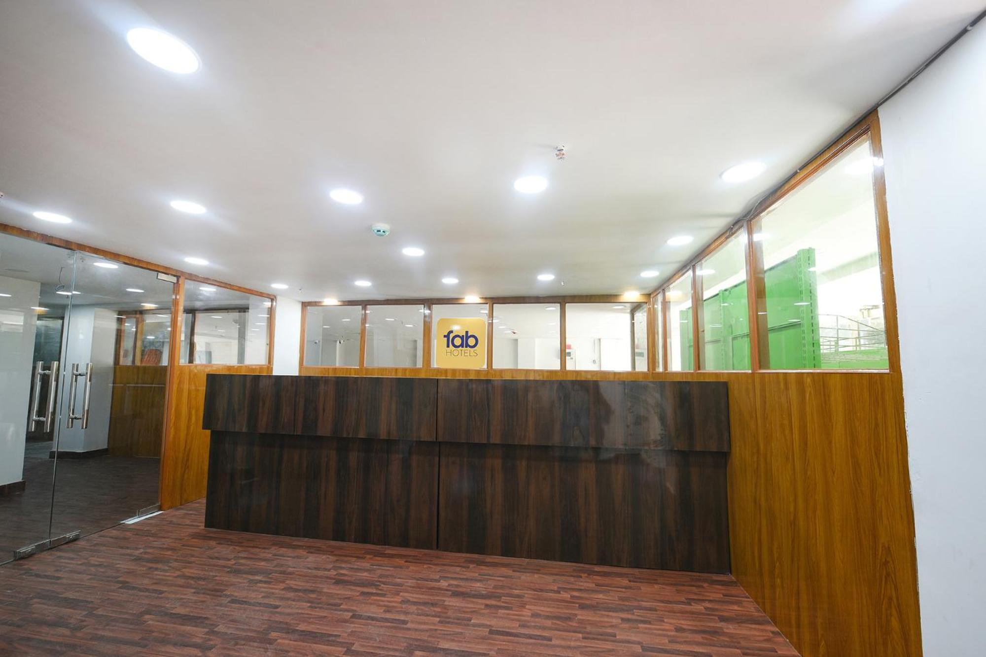 Fabhotel Mona Continental - Nr Laxmi Nagar It Hub Nové Dillí Exteriér fotografie