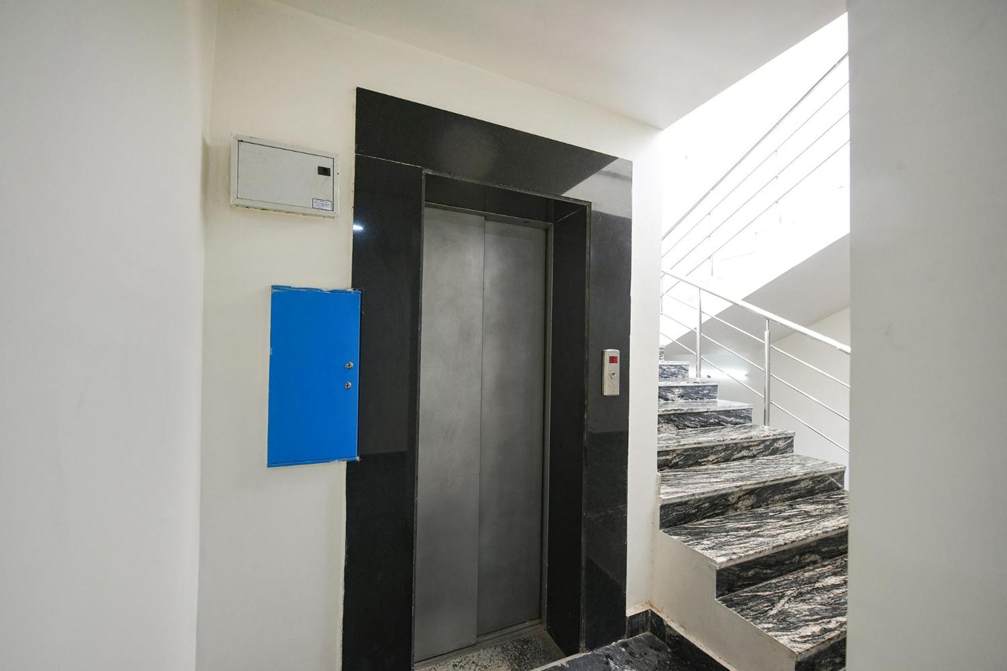 Fabhotel Mona Continental - Nr Laxmi Nagar It Hub Nové Dillí Exteriér fotografie