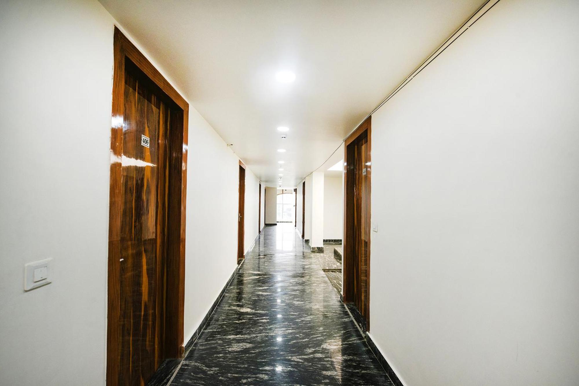 Fabhotel Mona Continental - Nr Laxmi Nagar It Hub Nové Dillí Exteriér fotografie